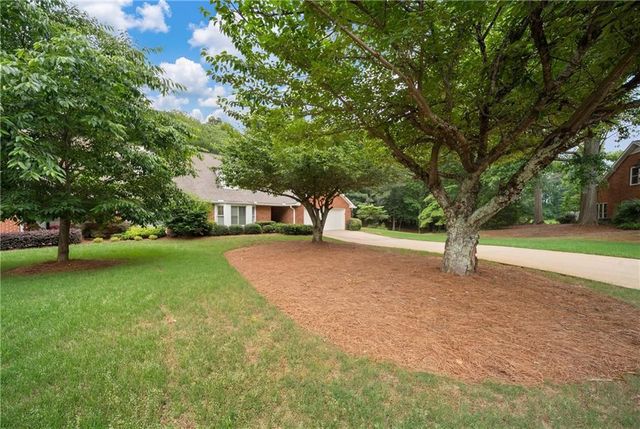 300 Brickleberry Drive, Roswell, GA 30075