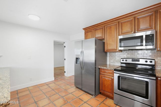 1040 E Estevan Avenue, Apache Junction, AZ 85119
