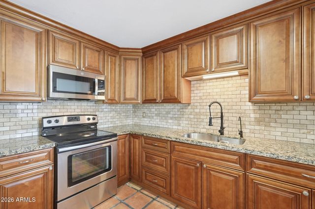 1040 E Estevan Avenue, Apache Junction, AZ 85119