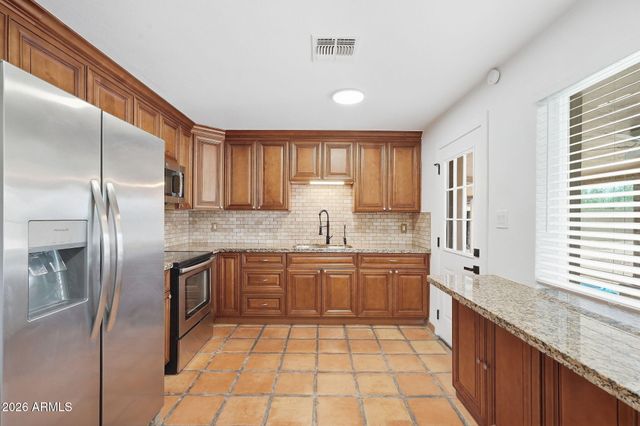 1040 E Estevan Avenue, Apache Junction, AZ 85119