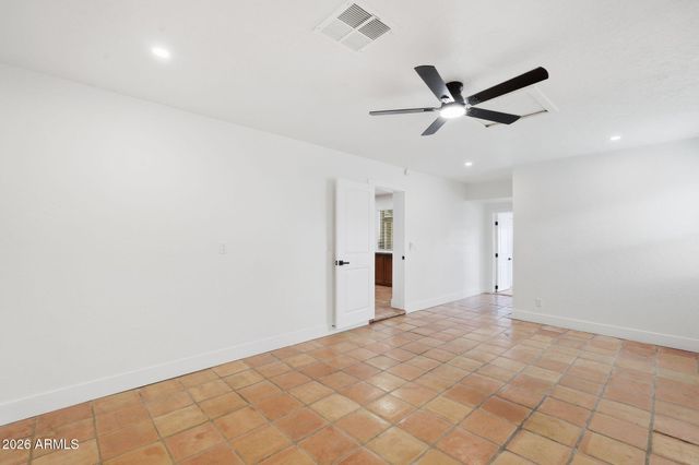 1040 E Estevan Avenue, Apache Junction, AZ 85119