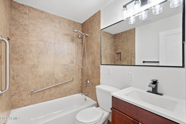 1040 E Estevan Avenue, Apache Junction, AZ 85119