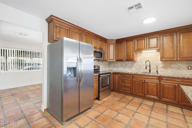 1040 E Estevan Avenue, Apache Junction, AZ 85119
