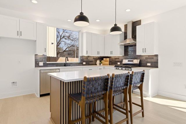 2608 Bristol DR A, Austin, TX 78723