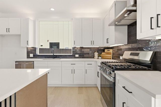 2608 Bristol DR A, Austin, TX 78723