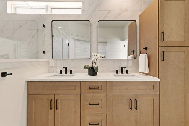 2608 Bristol DR A, Austin, TX 78723