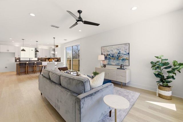 2608 Bristol DR A, Austin, TX 78723