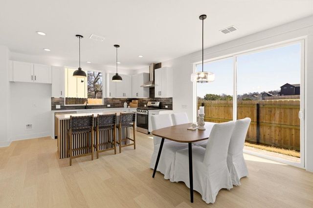 2608 Bristol DR A, Austin, TX 78723