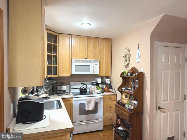 35 JAMES RD, Hatboro, PA 19040