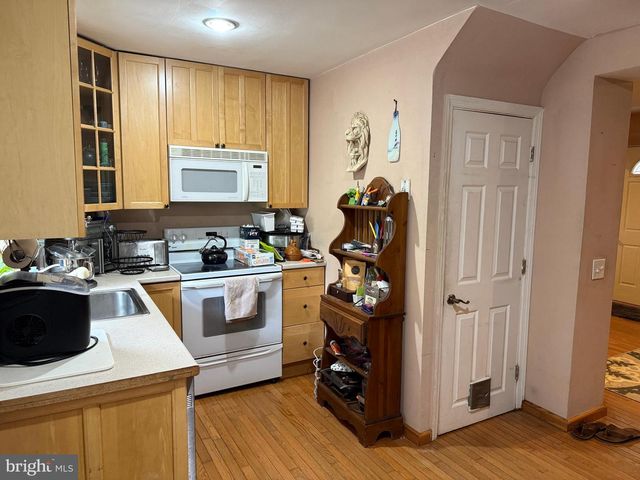 35 JAMES RD, Hatboro, PA 19040
