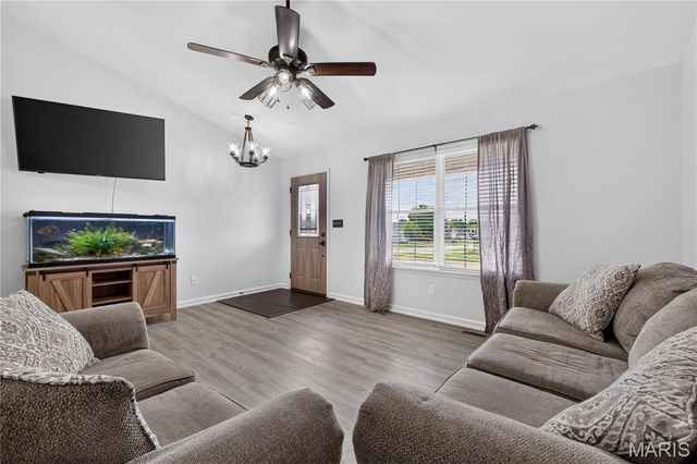 105 Trotters Creek Lane, Wright City, MO 63390