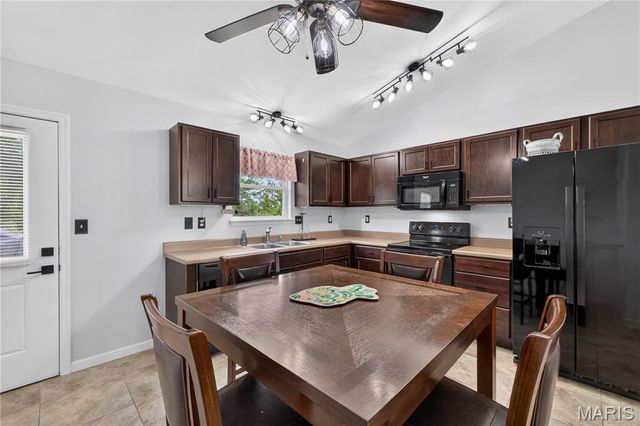 105 Trotters Creek Lane, Wright City, MO 63390