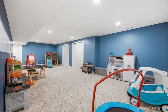 8325 Watson Circle, Lakewood, IL 60014