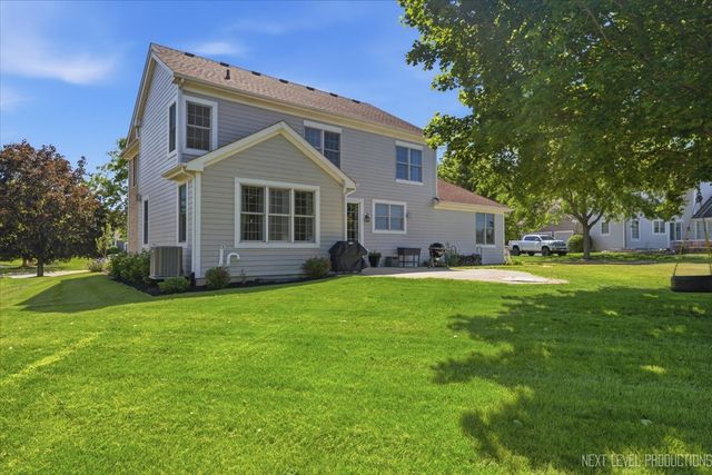 8325 Watson Circle, Lakewood, IL 60014