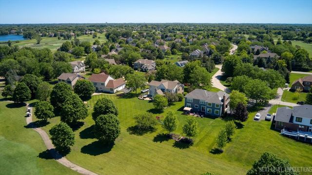 8325 Watson Circle, Lakewood, IL 60014