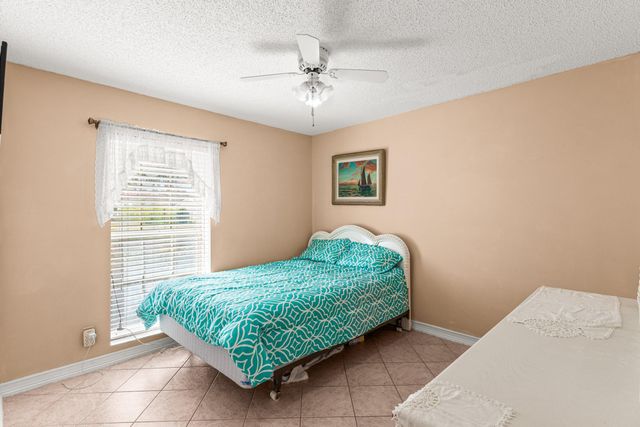 3875 Sabal Lakes Road, Delray Beach, FL 33445