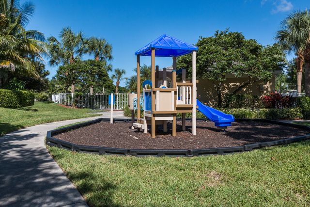 3875 Sabal Lakes Road, Delray Beach, FL 33445