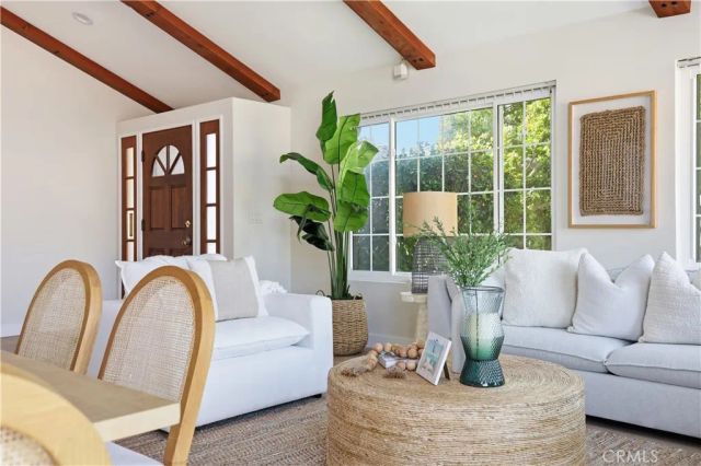 6200 W 77th Street, Los Angeles, CA 90045