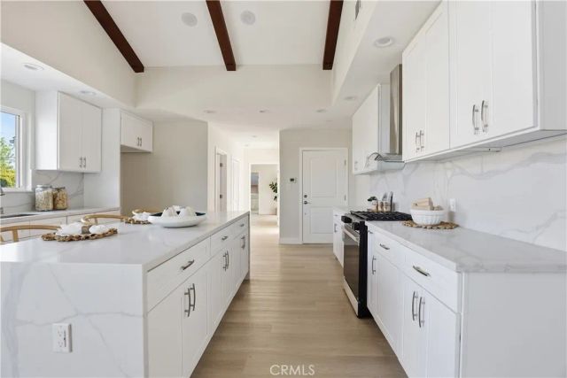 6200 W 77th Street, Los Angeles, CA 90045