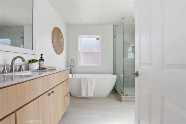 6200 W 77th Street, Los Angeles, CA 90045