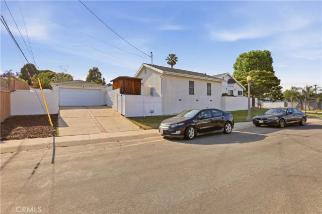 6200 W 77th Street, Los Angeles, CA 90045