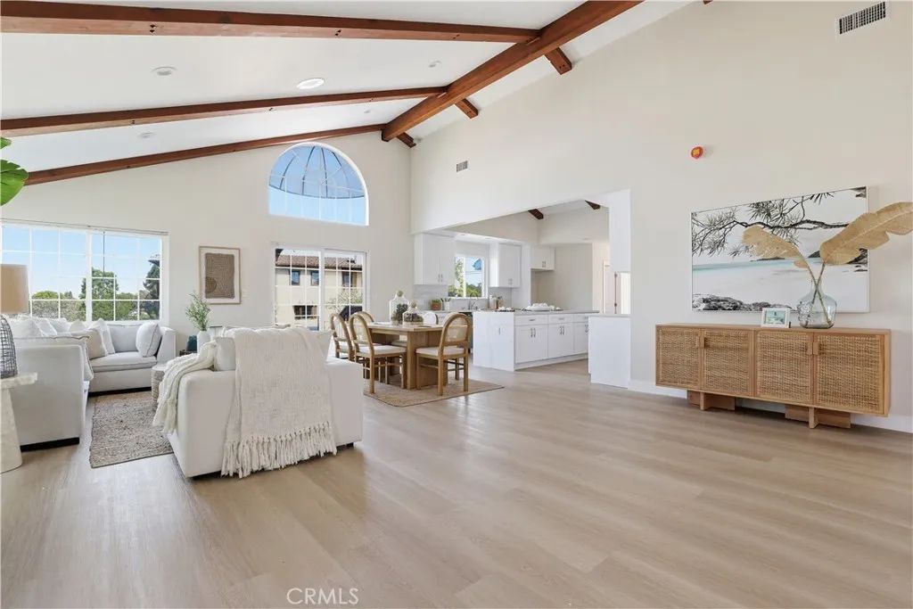 6200 W 77th Street, Los Angeles, CA 90045