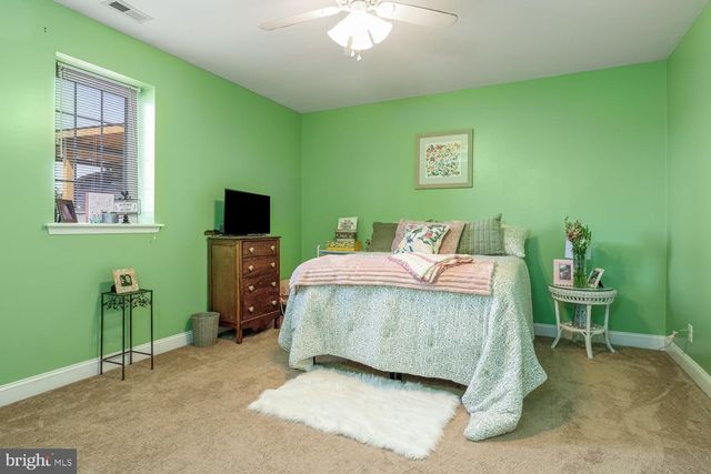 1672 WEYMOUTH RD, Vineland, NJ 08360