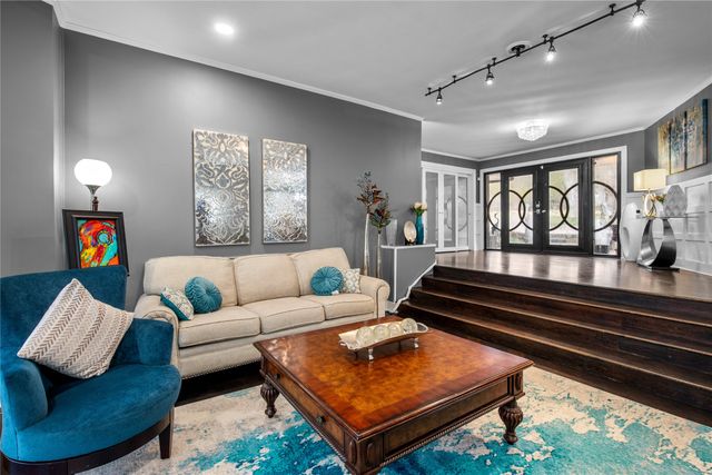 823 W Lamberth Road, Sherman, TX 75092