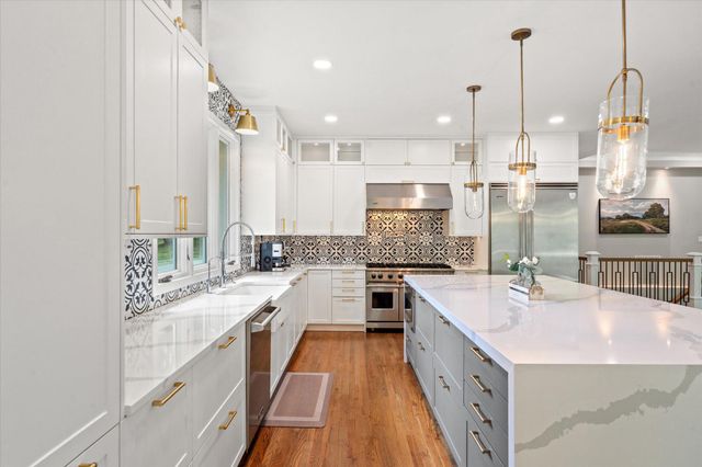 1101 LEIGH MILL RD, Great Falls, VA 22066
