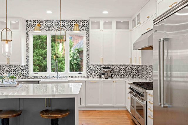 1101 LEIGH MILL RD, Great Falls, VA 22066