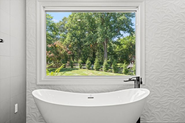 1101 LEIGH MILL RD, Great Falls, VA 22066