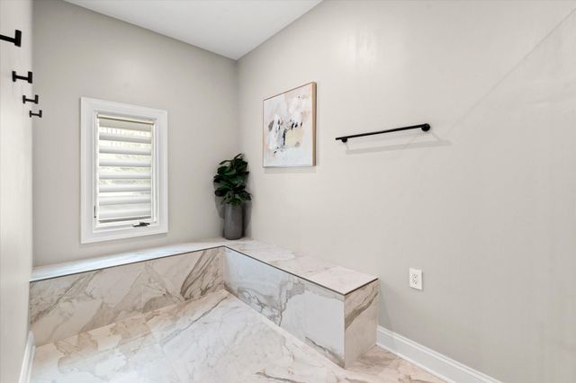 1101 LEIGH MILL RD, Great Falls, VA 22066