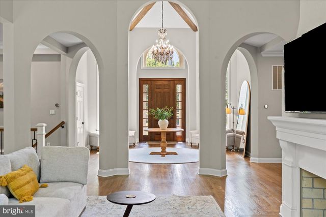 1101 LEIGH MILL RD, Great Falls, VA 22066