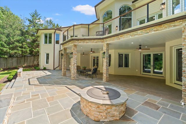 1101 LEIGH MILL RD, Great Falls, VA 22066