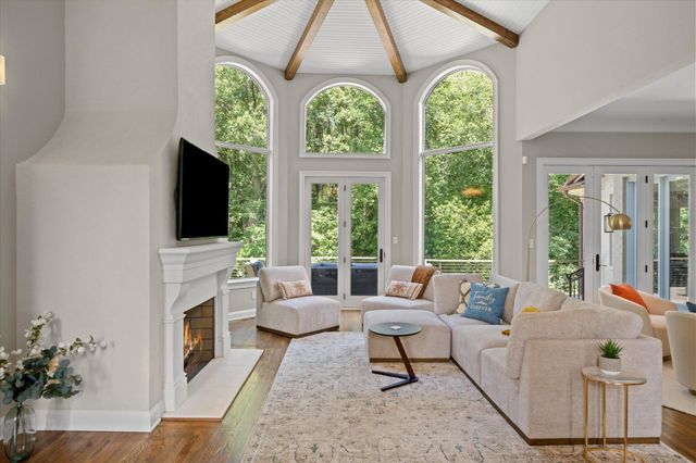 1101 LEIGH MILL RD, Great Falls, VA 22066