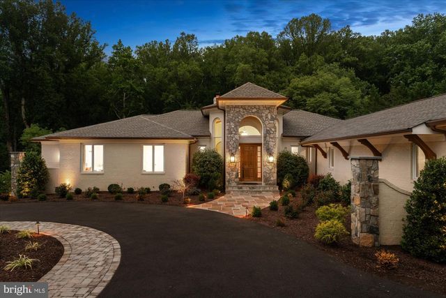 1101 LEIGH MILL RD, Great Falls, VA 22066