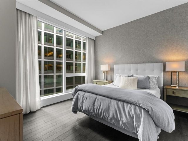 22 Liberty Drive 12G, Boston, MA 02210