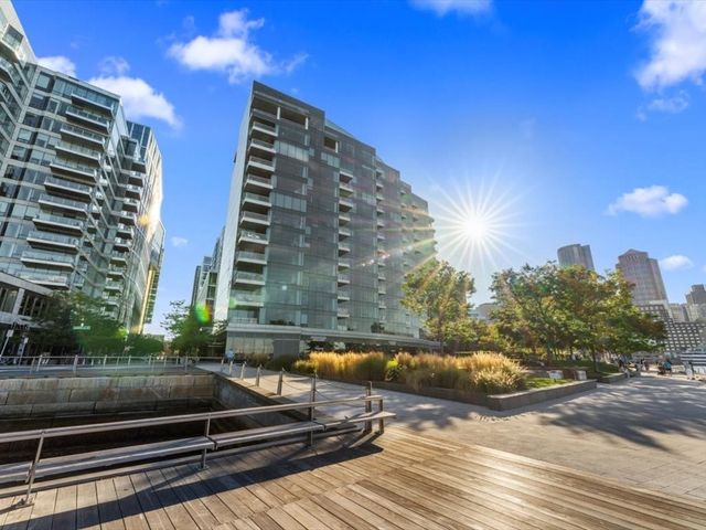22 Liberty Drive 12G, Boston, MA 02210