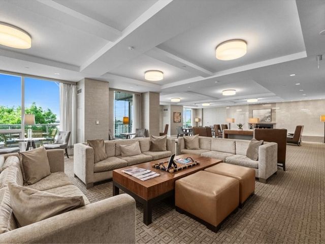 22 Liberty Drive 12G, Boston, MA 02210