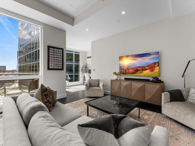 22 Liberty Drive 12G, Boston, MA 02210