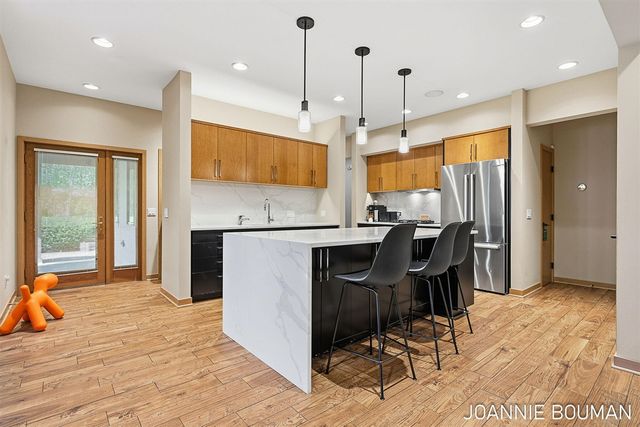792 Pine Bay Avenue, Holland, MI 49424