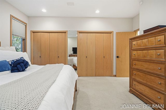 792 Pine Bay Avenue, Holland, MI 49424