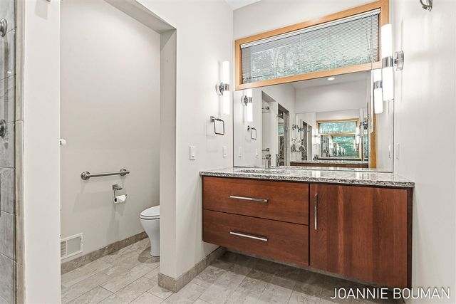 792 Pine Bay Avenue, Holland, MI 49424