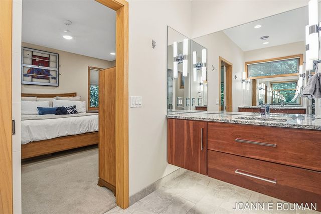 792 Pine Bay Avenue, Holland, MI 49424