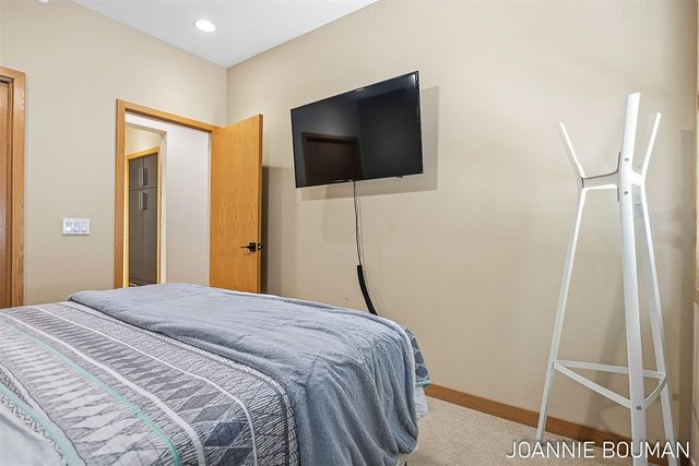 792 Pine Bay Avenue, Holland, MI 49424