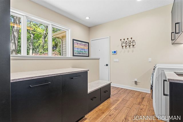 792 Pine Bay Avenue, Holland, MI 49424