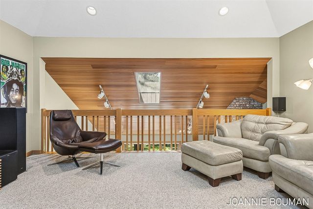 792 Pine Bay Avenue, Holland, MI 49424