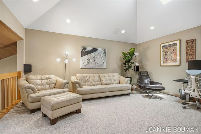 792 Pine Bay Avenue, Holland, MI 49424