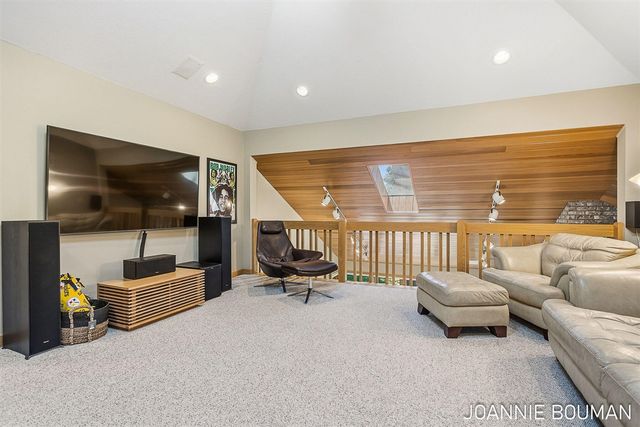 792 Pine Bay Avenue, Holland, MI 49424