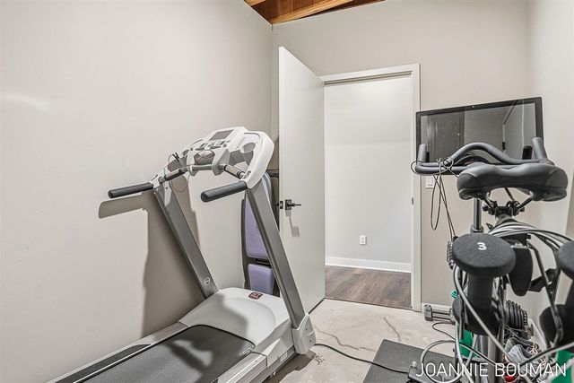 792 Pine Bay Avenue, Holland, MI 49424